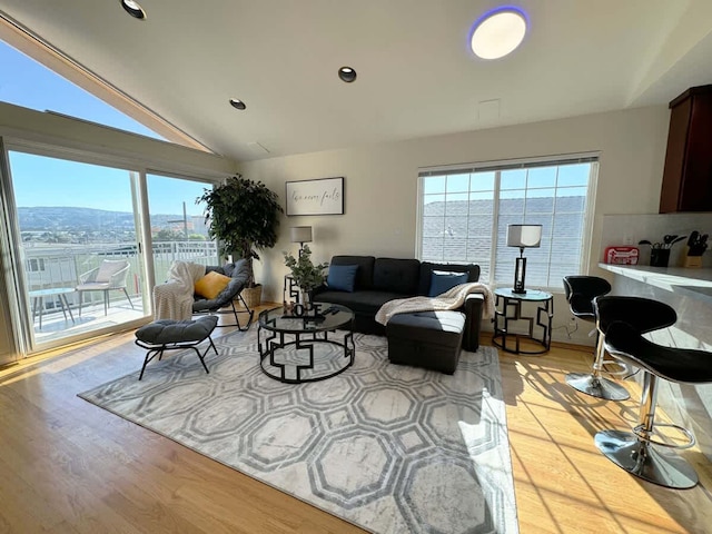 South SF Spacious Entire Unit With 3brs 3bth on 2F