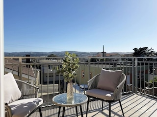 South SF Spacious Entire Unit With 3brs 3bth on 2F