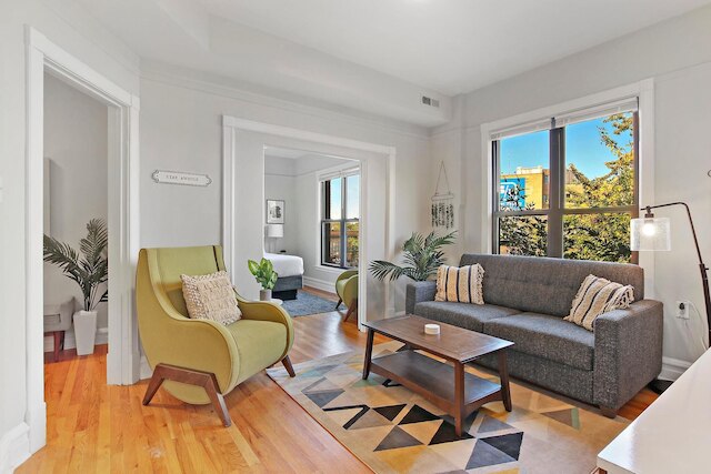 Cozy 3BR Gem - Lincoln 3E