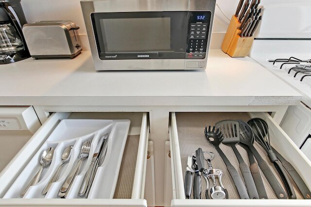 Feel at Home 2BR Apt - Buckingham 3