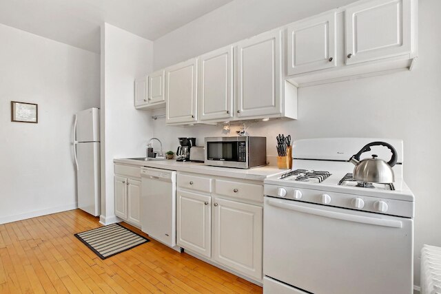 Feel at Home 2BR Apt - Buckingham 3