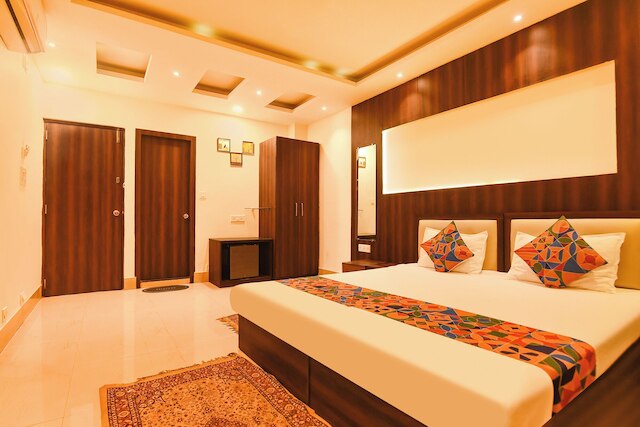 Fabhotel Motisarai