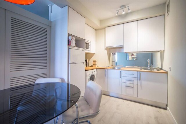 コロン 902 イン マドリード ウィズ 1 ベッドルームズ アンド 1 バスルームズ