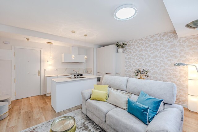 コロン 904 イン マドリッド ウィズ 1 ベッドルームズ アンド 1 バスルームズ