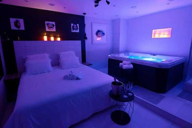 インティメート フラット ウィズ エアコン & ジャグジー - 2ベッドルーム / 6人 モンマルトル