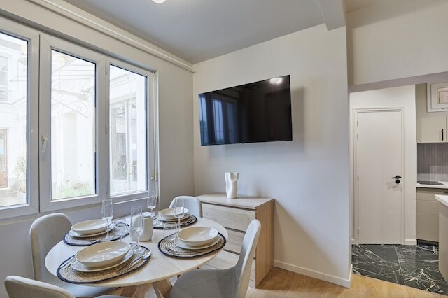 コージー アパートメント モンマルトル / ムーラン ルージュ