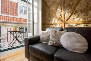 Old Town Chiado Balcony Aircon by LD Apartments