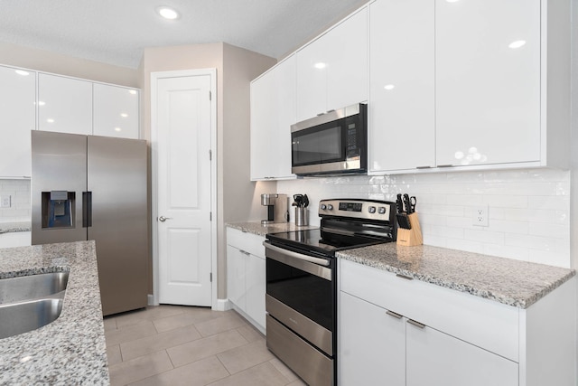 スーパー クローズ - ディズニー パークス ウィズ テーマ ルームズ プール