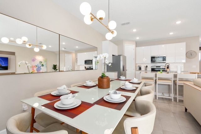 スーパー クローズ - ディズニー パークス ウィズ テーマ ルームズ プール