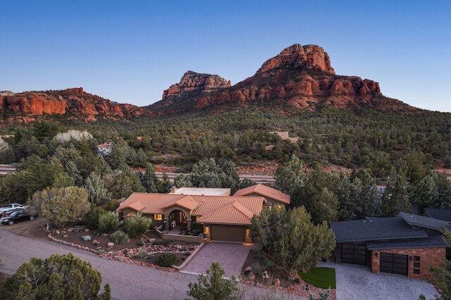 マンモス ロック ロッジ ニュー リモデル 2 ホットタブズ ゲームルーム