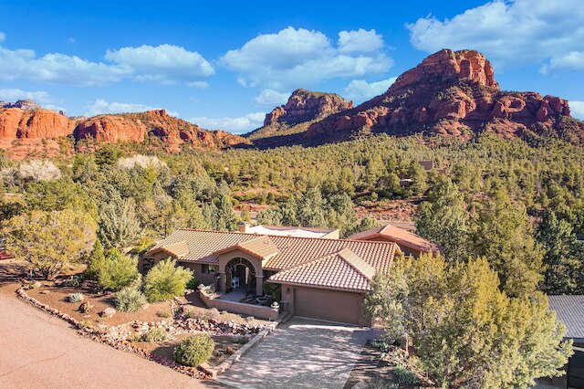 マンモス ロック ロッジ ニュー リモデル 2 ホットタブズ ゲームルーム