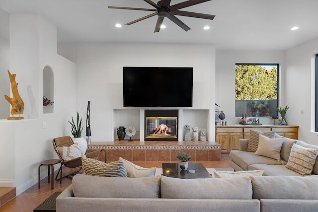 マンモス ロック ロッジ ニュー リモデル 2 ホットタブズ ゲームルーム