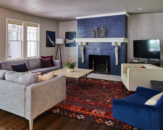 アパートメント2 エデンブレイ - ウォーカブル サザン ゴシック マンション