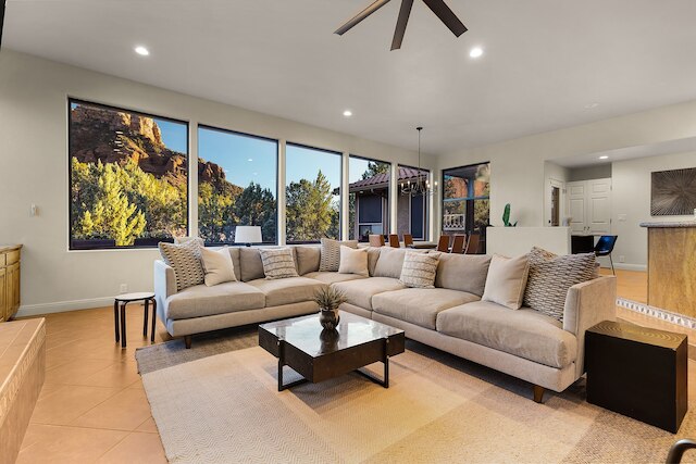 マンモス ロック スプレンダー - クローズ トゥ タウン ヒュージ スパ ゲームルーム