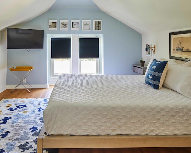 Apt3 Charles - Modern Fun Sun-filled Loft