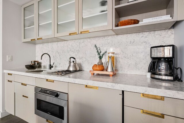 17ジョン: ジュニア キング スタジオ