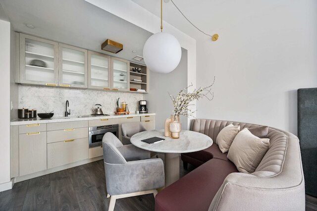 17ジョン: ジュニア キング スタジオ