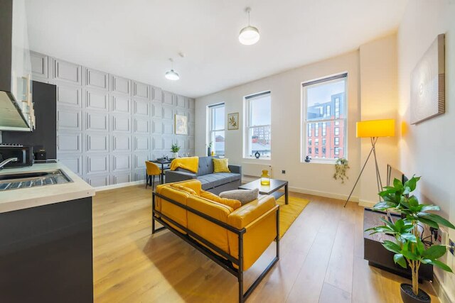 スペーシャス アパートメント フォー グループス イン シティセンター