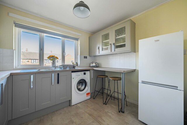 スタイリッシュ 2ベッドルーム アパートメント ニア MCR エアポート