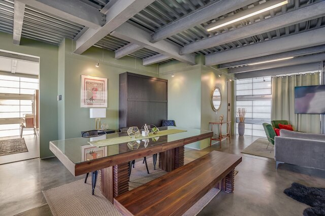 Venice Beach The Steel Rose Flat