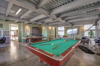 Modern Penthouse in Venice Beach-the Steel Rose-