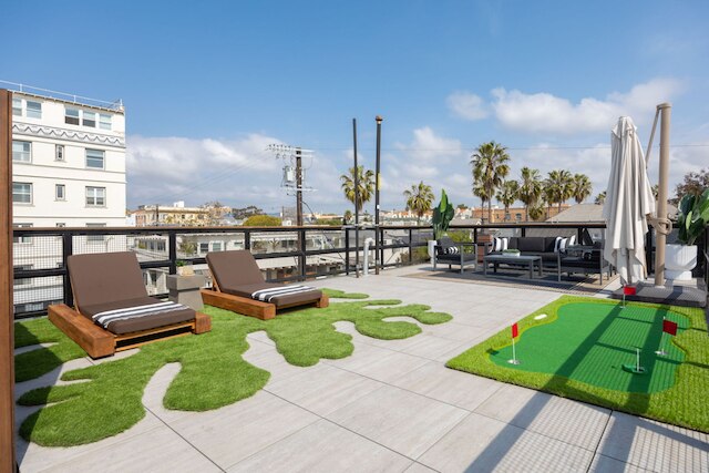 The Santa Monica Sunset - Beachfront Luxury