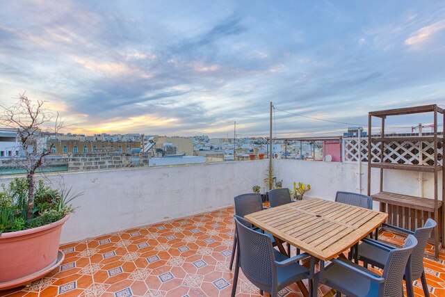 St James the Traditional 4-bed Townhouse Terrace