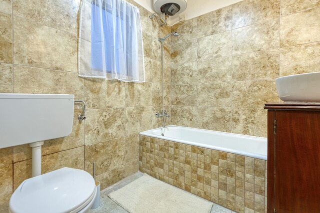 Lilly the Traditional Maltese Townhouse in Sliema