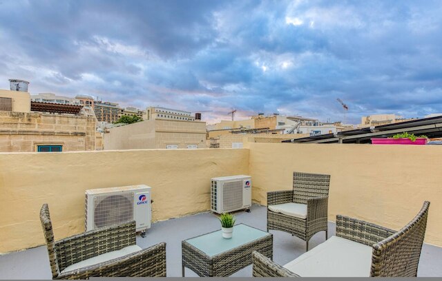 Lilly the Traditional Maltese Townhouse in Sliema