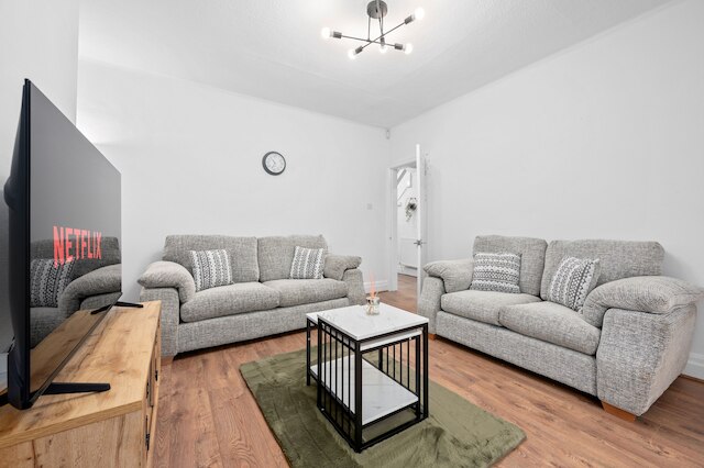 モダン 3ベッドルーム ホーム ウィズ ガーデン