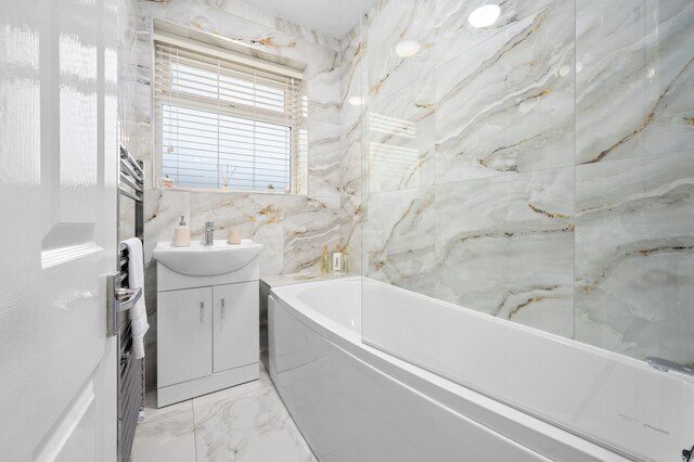 モダン 3ベッドルーム ホーム ウィズ ガーデン