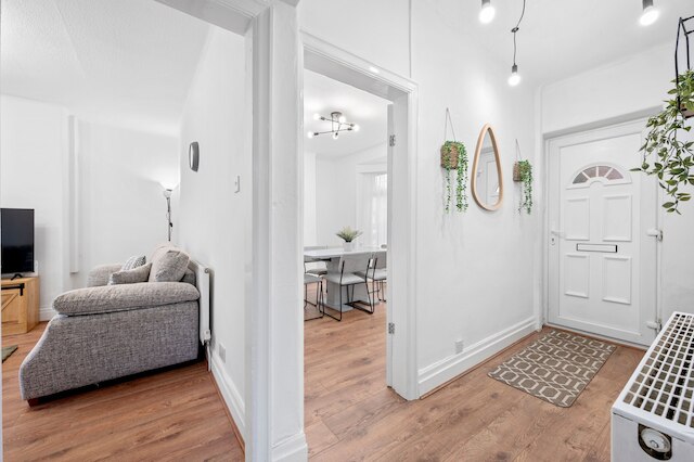 モダン 3ベッドルーム ホーム ウィズ ガーデン