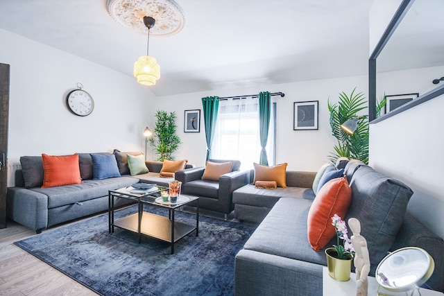 スペーシャス 2ベッドルーム メゾネット 2バスルームズ ヒュージ ラウンジ