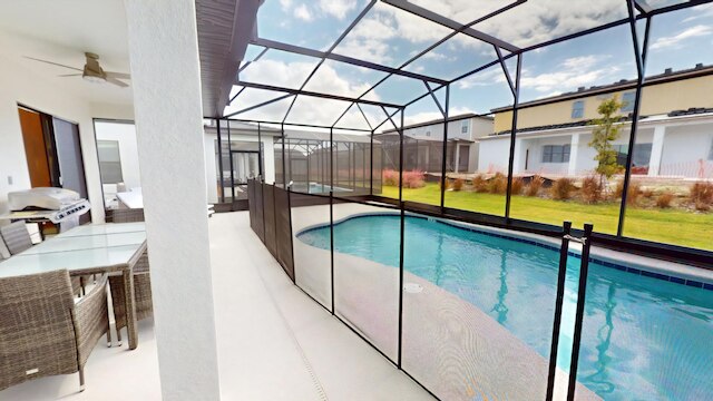 8 ベッドルーム テーマルームズ ヒュージ ゲームズルーム プール スパ