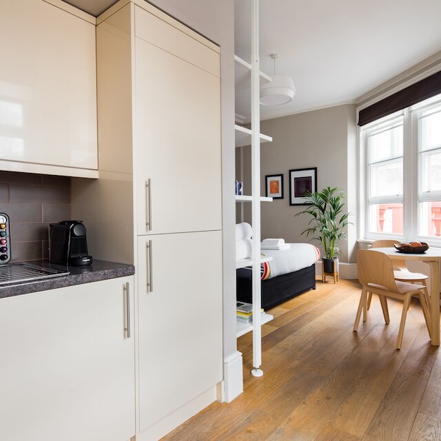 ファンキー コベント ガーデン スタジオ - ネットフリックス ネスプレッソ