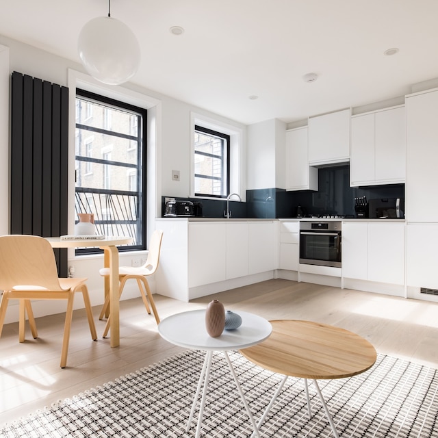 カーム レスター スクエア スタジオ - ネットフリックス ネスプレッソ