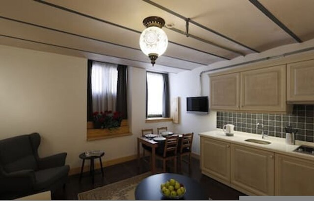 101 Brand NEW Old City Center With Terrace