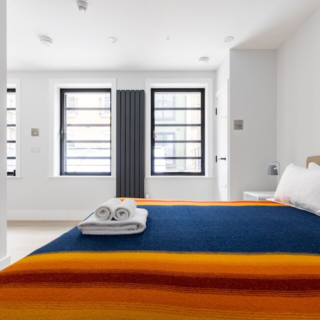 クール レスター スクエア スタジオ - ネットフリックス ネスプレッソ