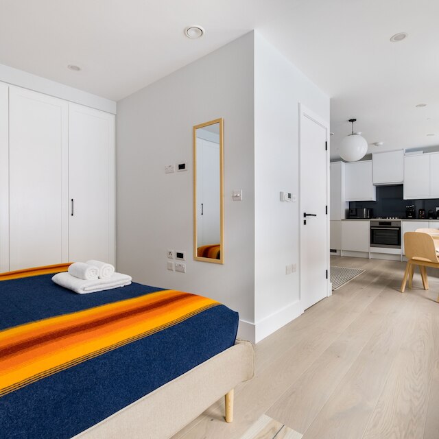 クール レスター スクエア スタジオ - ネットフリックス ネスプレッソ