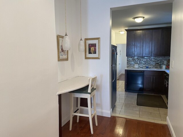 スペーシャス 2 ベッドルーム ニア サブウェイ