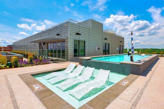 Prime Metro Proximity Condo at Clarendon