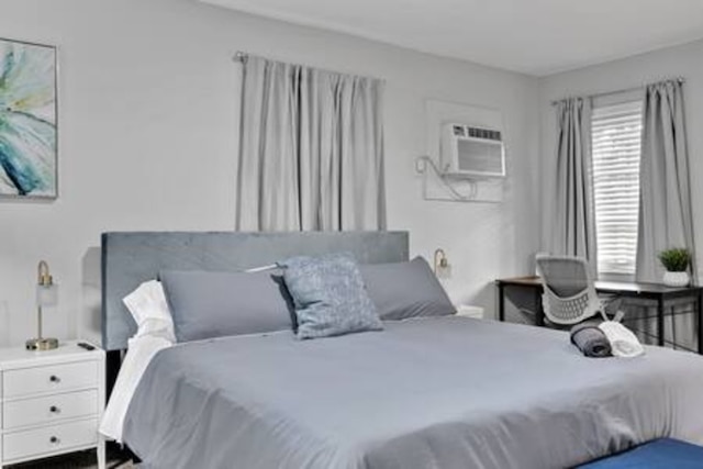 427 NE 107th Studio 6BR 3BA 7 Beds Pool Parking 2 Kitchen