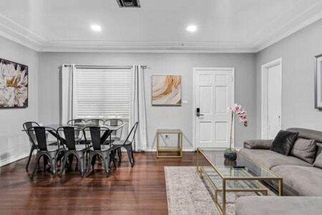 427 NE 107th Studio 6BR 3BA 7 Beds Pool Parking 2 Kitchen