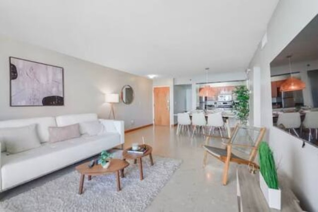 ブリッケル 3802 ピクチャレスク ベイビューズ プール スリープス 8 ジム