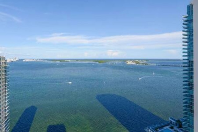 ブリッケル 3802 ピクチャレスク ベイビューズ プール スリープス 8 ジム