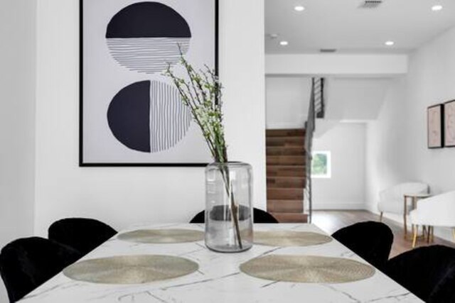 3282 SW 28th ストリート プライベートプール 4ベッドルーム 2 5バスルーム パーキング ランドリー WiFi