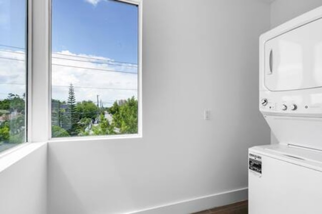 3282 SW 28th ストリート プライベートプール 4ベッドルーム 2 5バスルーム パーキング ランドリー WiFi