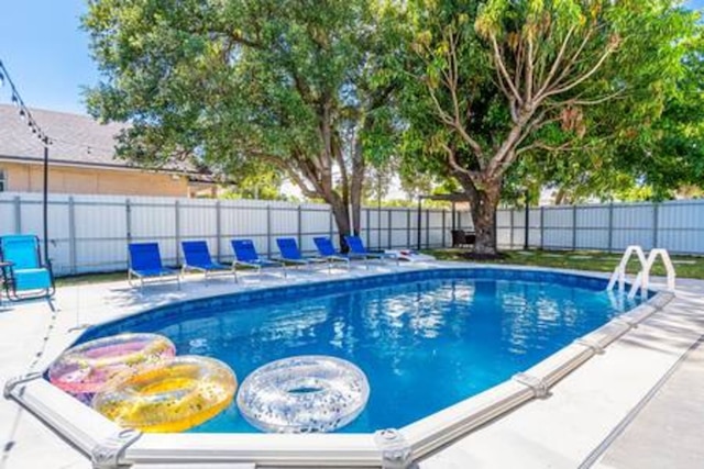 600 SW 31st Ave Pool Patio 4 Queen Beds Sleep 8 Parking