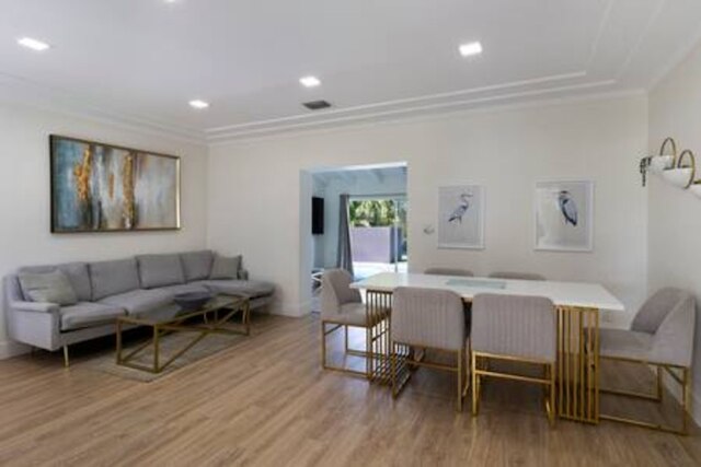 437 NE 107th Pool Hot Tub Patio 5 Bedrooms 3 Baths Parking