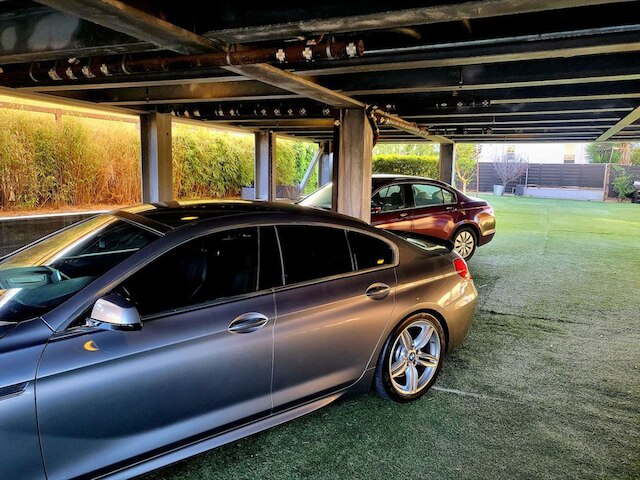 Indoor and Outdoor Venice Beach Living